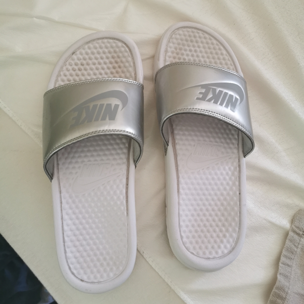 Nike slides
